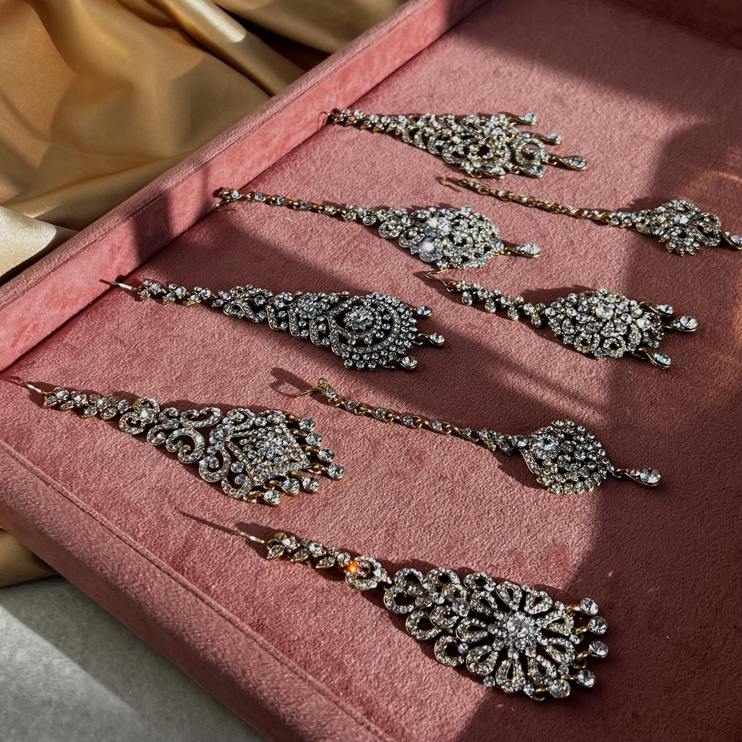 Extra Large Fancy Clear Rhinestone Gold Base Indian Tikka High Quality Bollywood Indian Pakistani Fashion Jewellery Party Style