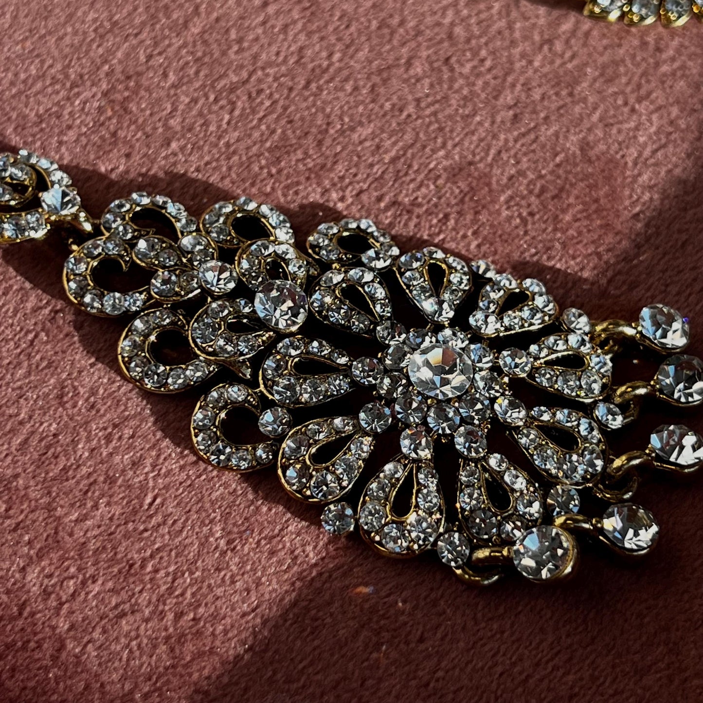 Extra Large Fancy Clear Rhinestone Gold Base Indian Tikka High Quality Bollywood Indian Pakistani Fashion Jewellery Party Style