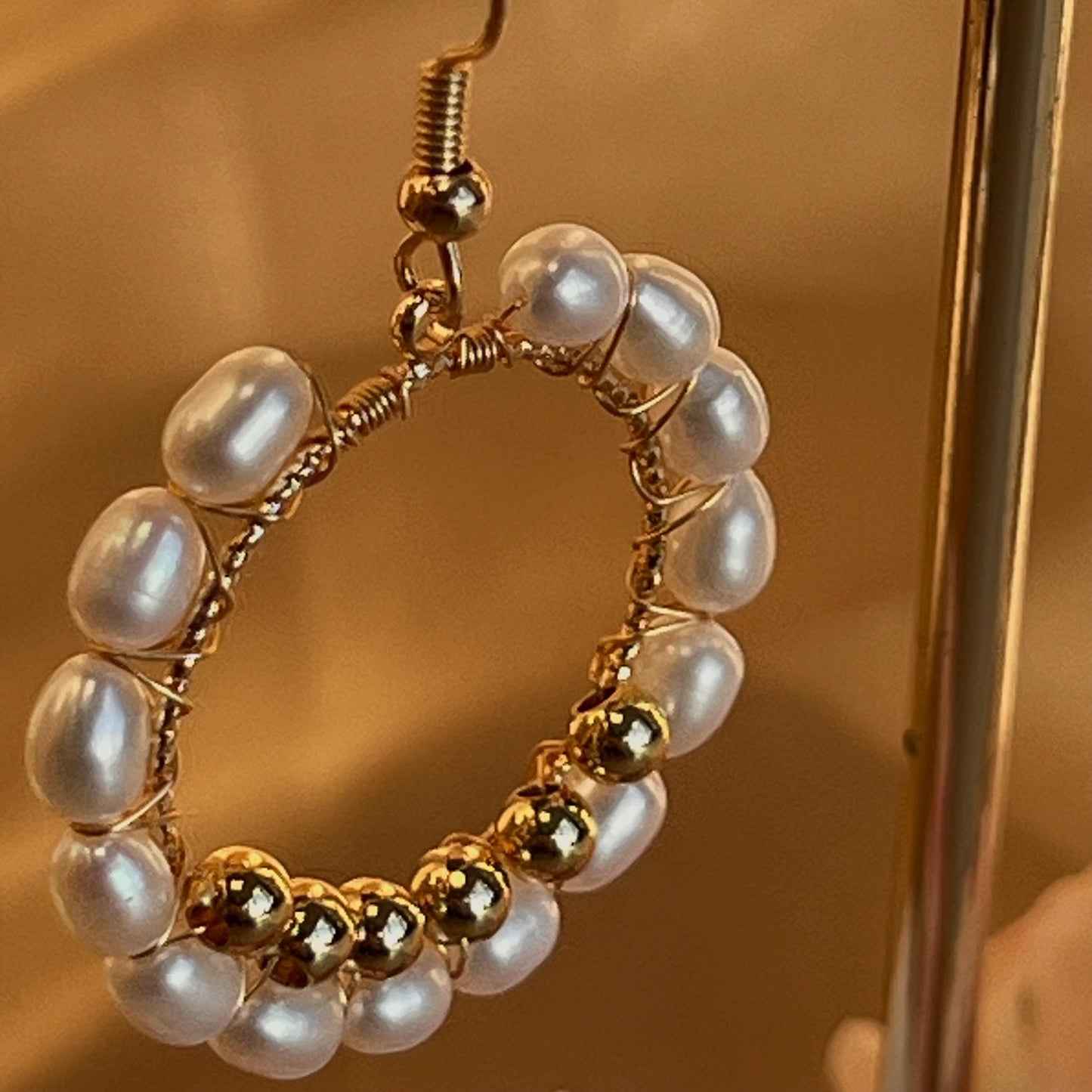 Pearl Gold Hoop Earring Lightweight High Quality Hypoallergenic Trnding Stylish Gift for Her Everyday Wear 1 inch