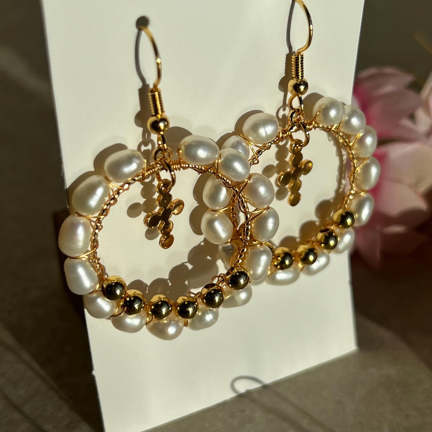 Pearl Gold Hoop Earring Lightweight High Quality Hypoallergenic Trnding Stylish Gift for Her Everyday Wear 1 inch