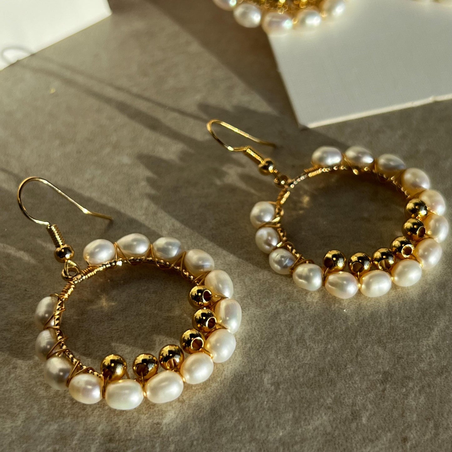 Pearl Gold Hoop Earring Lightweight High Quality Hypoallergenic Trnding Stylish Gift for Her Everyday Wear 1 inch