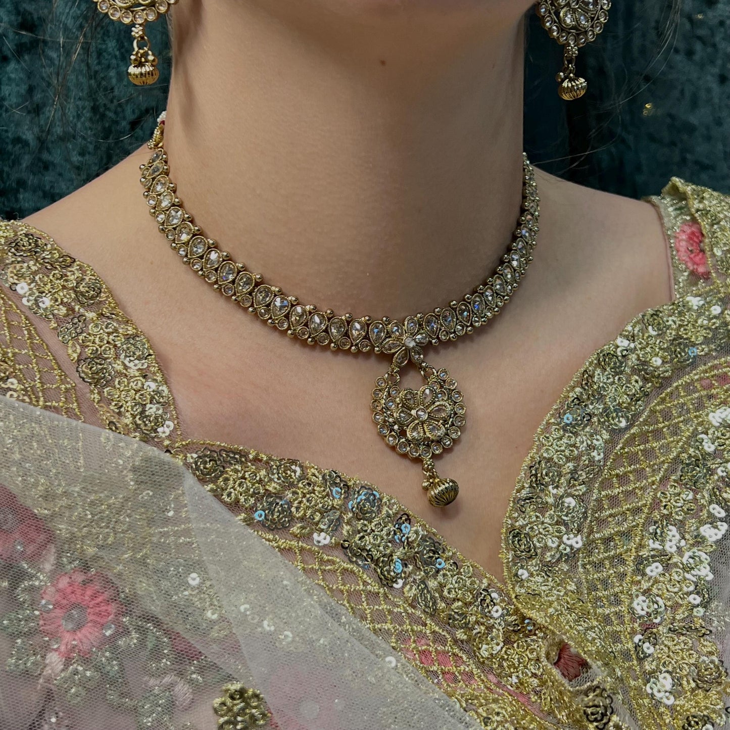 Golden Elegant Necklace Set Earring/ Tikka/ Tikli/ Indian/ Pakistani/Fashion Jewellery/ Gift for Women/Civil/Registry/Valentines gifts