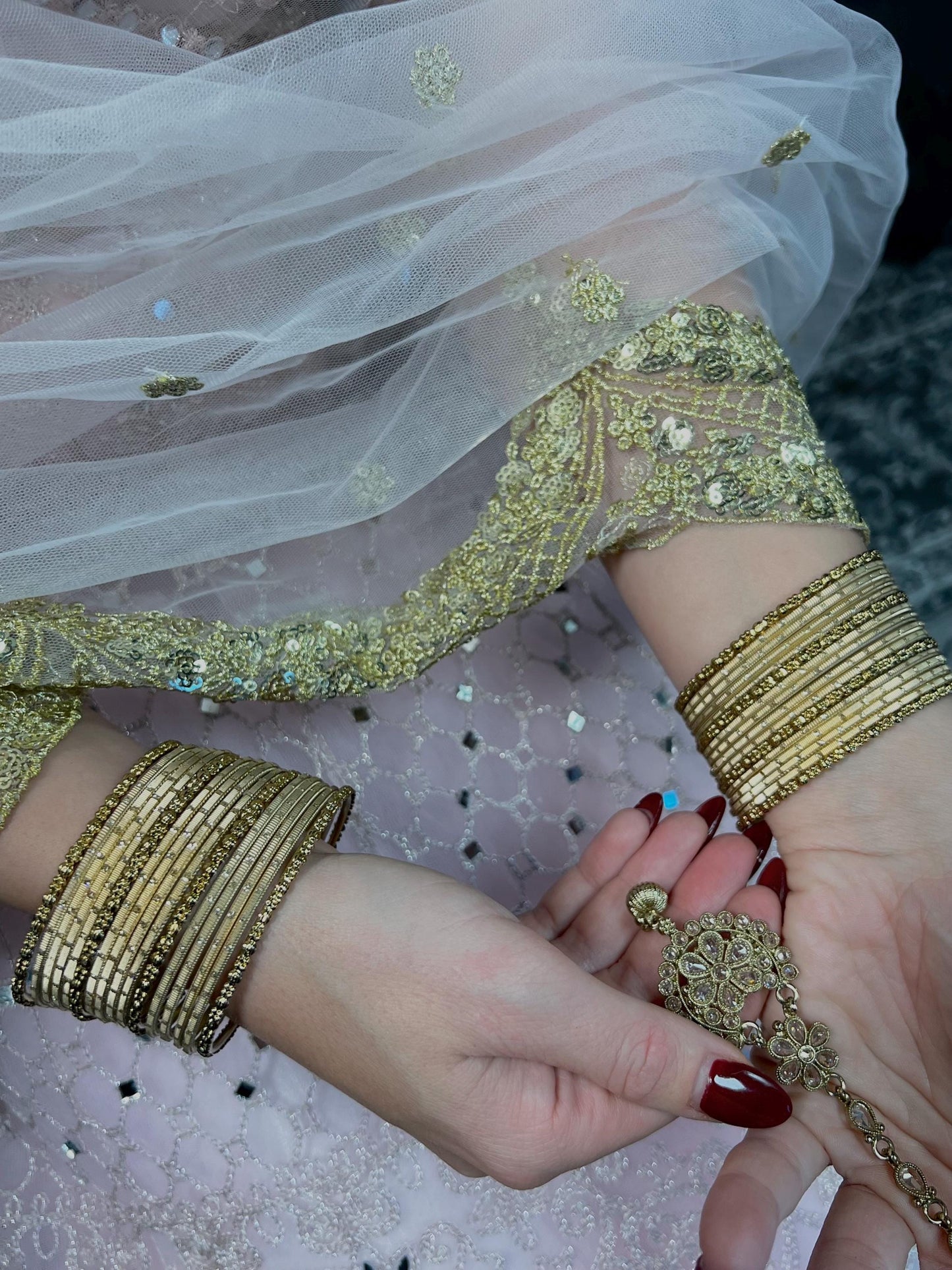 Golden Elegant Necklace Set Earring/ Tikka/ Tikli/ Indian/ Pakistani/Fashion Jewellery/ Gift for Women/Civil/Registry/Valentines gifts