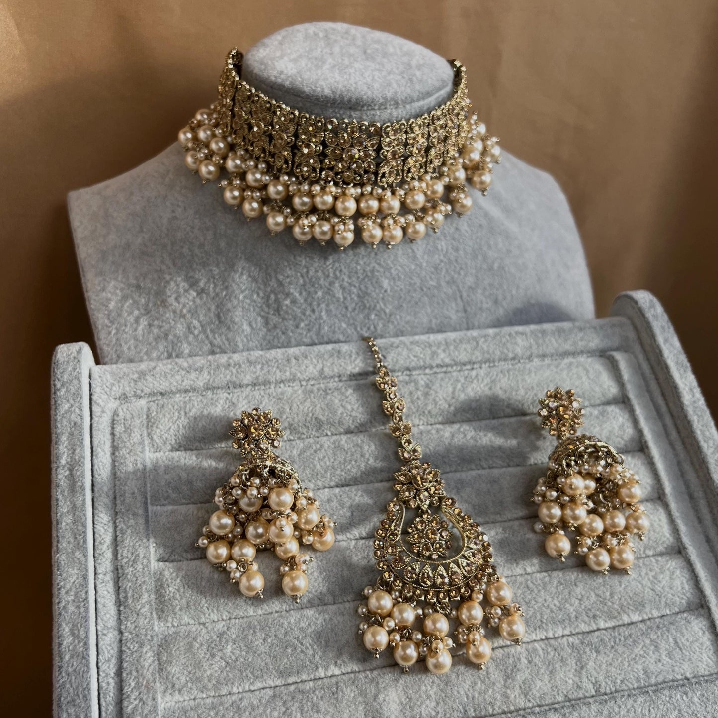 Golden Indian Choker Set/Indian Jewellery/Indian Jewels/ Pakistani/Fashion Jewellery/ Gift for Women