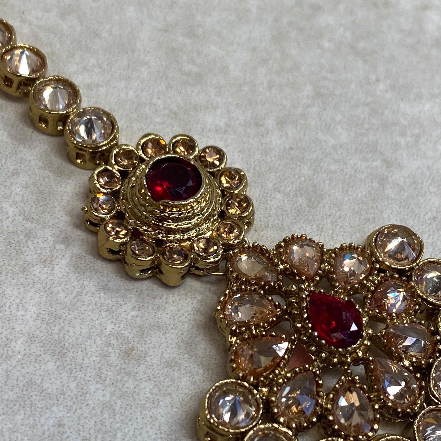 Maroon Antique Gold Champagne Zircon Crystal Pearl Maang Tikka Bindya Medium Size Indian Pakistani Bollywood Headpiece Fashion Jewellery
