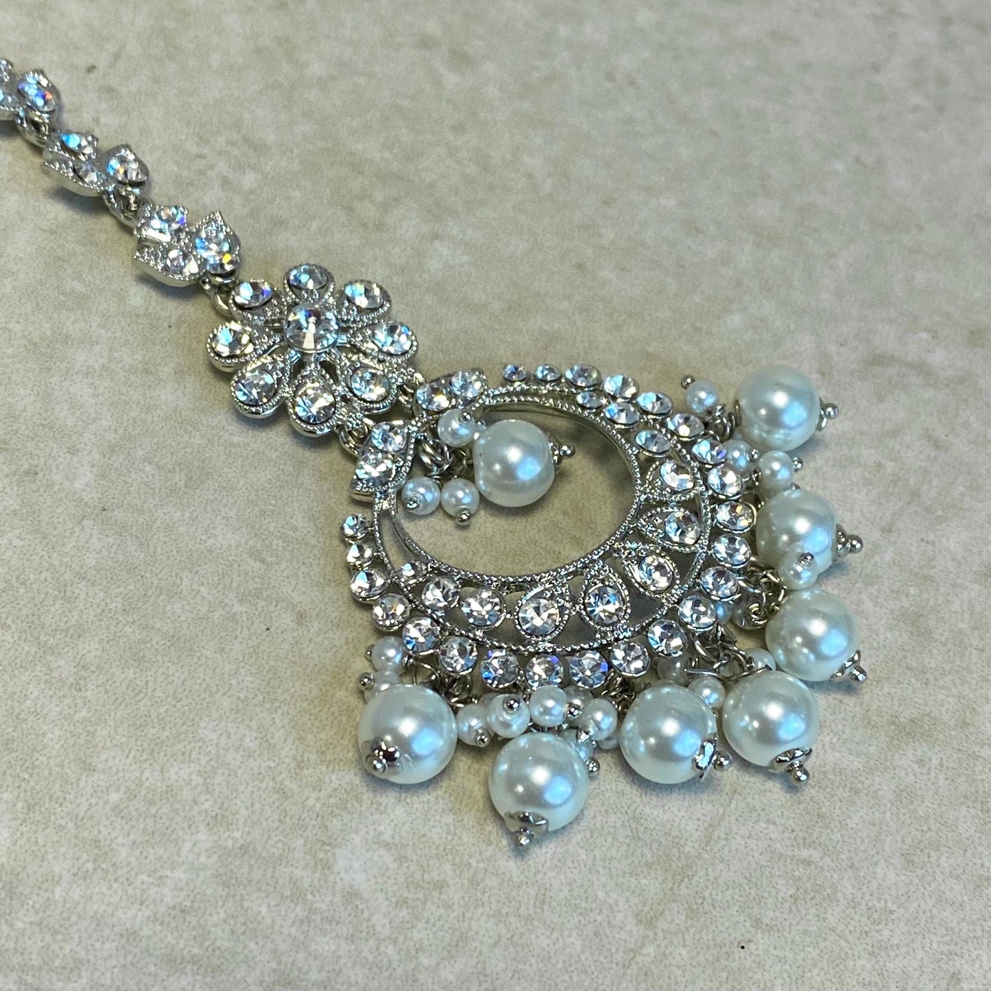Silver pearl Rhinestone Maang Tikka Bindya Indian Pakistani Bollywood Headpiece Mendhi Jewels Gift Fashion