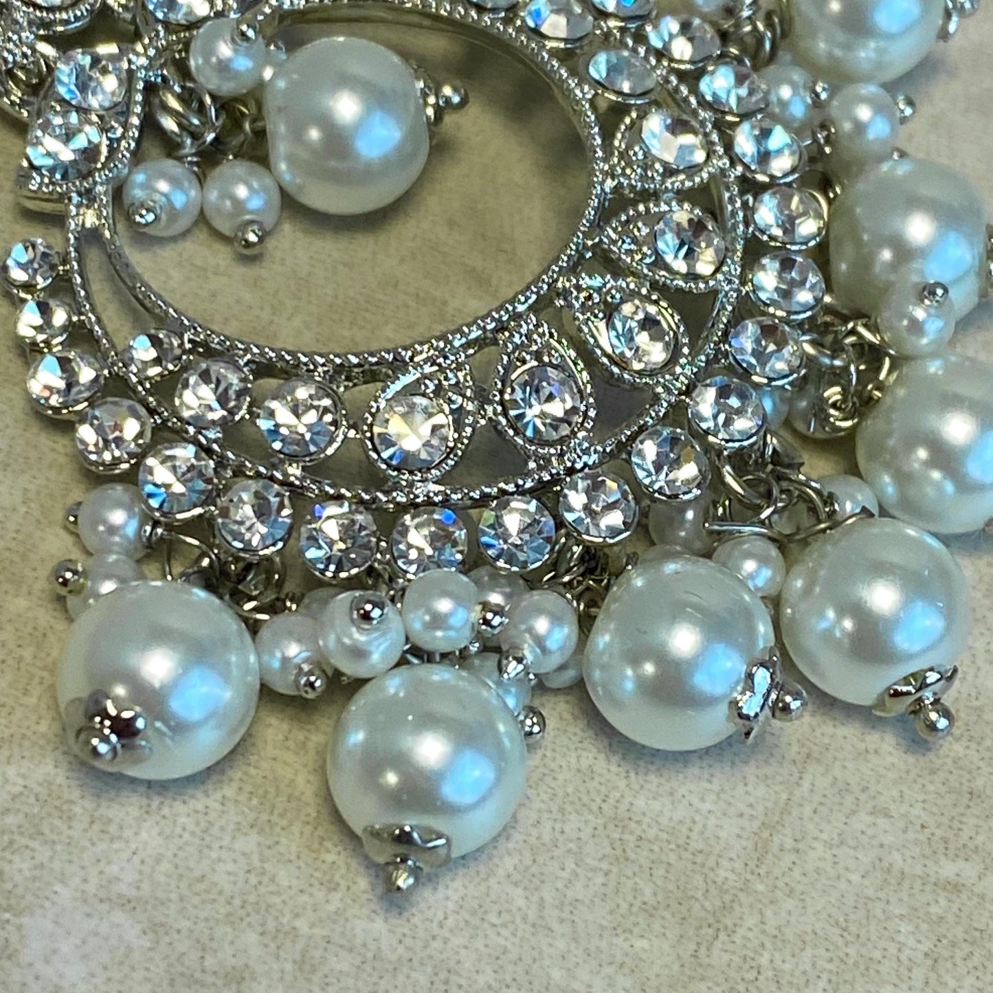 Silver pearl Rhinestone Maang Tikka Bindya Indian Pakistani Bollywood Headpiece Mendhi Jewels Gift Fashion