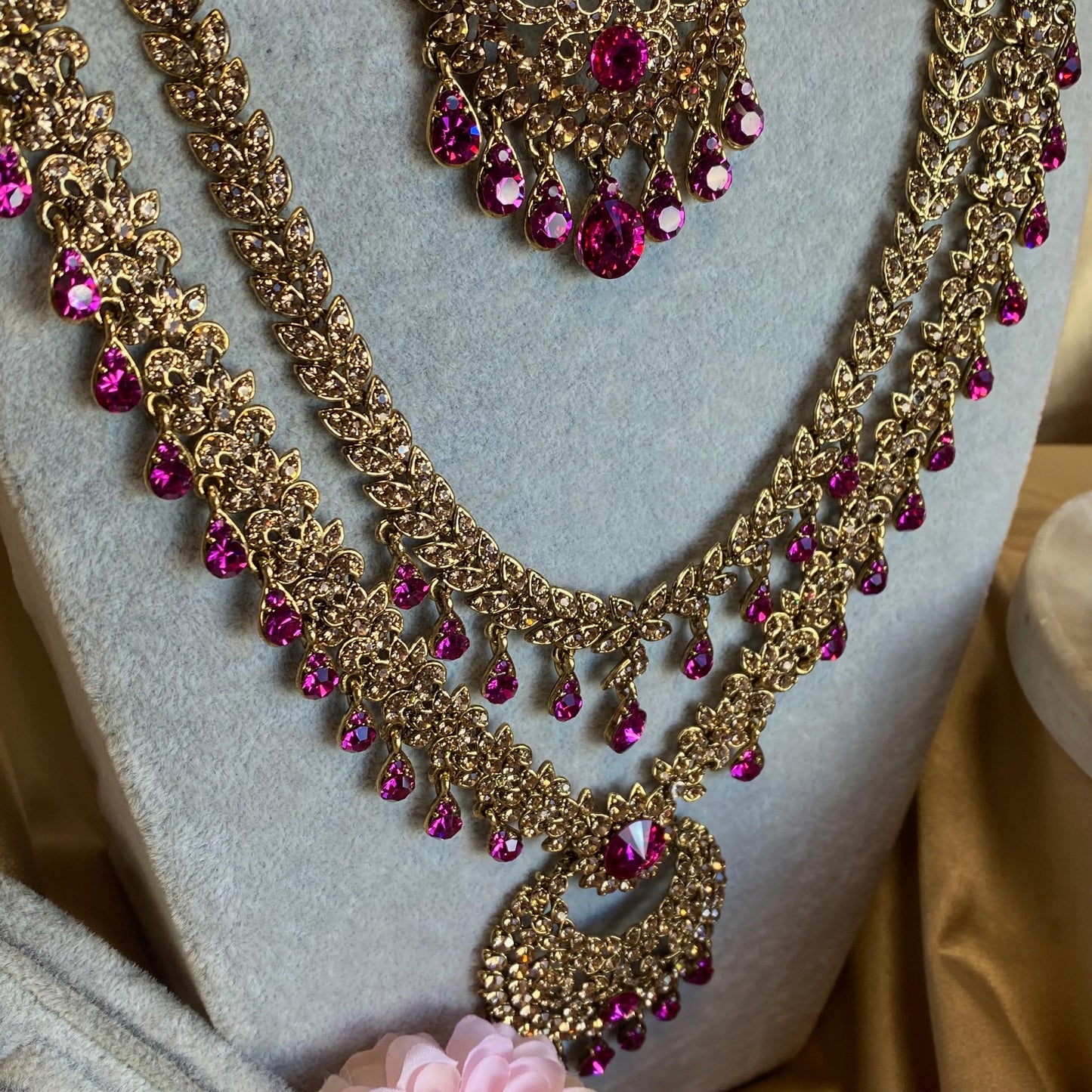 Hot Pink Antique Gold Rhinestone Full Bridal Necklace Mala Earring Tikka Jhumar Mathapatti Nose Ring Hand Harness High Quality Sale Asian