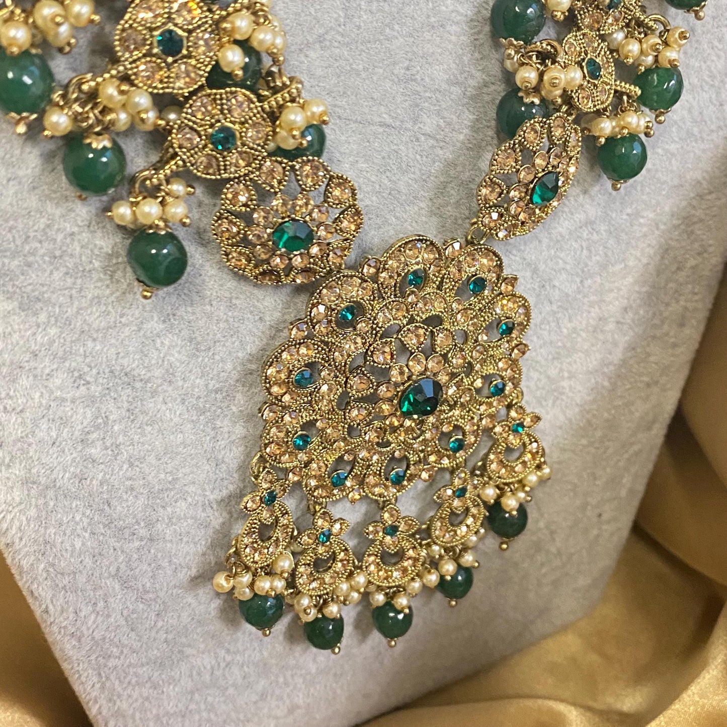 Green Emerald Golden Full 8 Piece Bridal Necklace Set Traditional Indian Pakistani Style Wedding Fashion Jewellery Heavy Necklace set Sale
