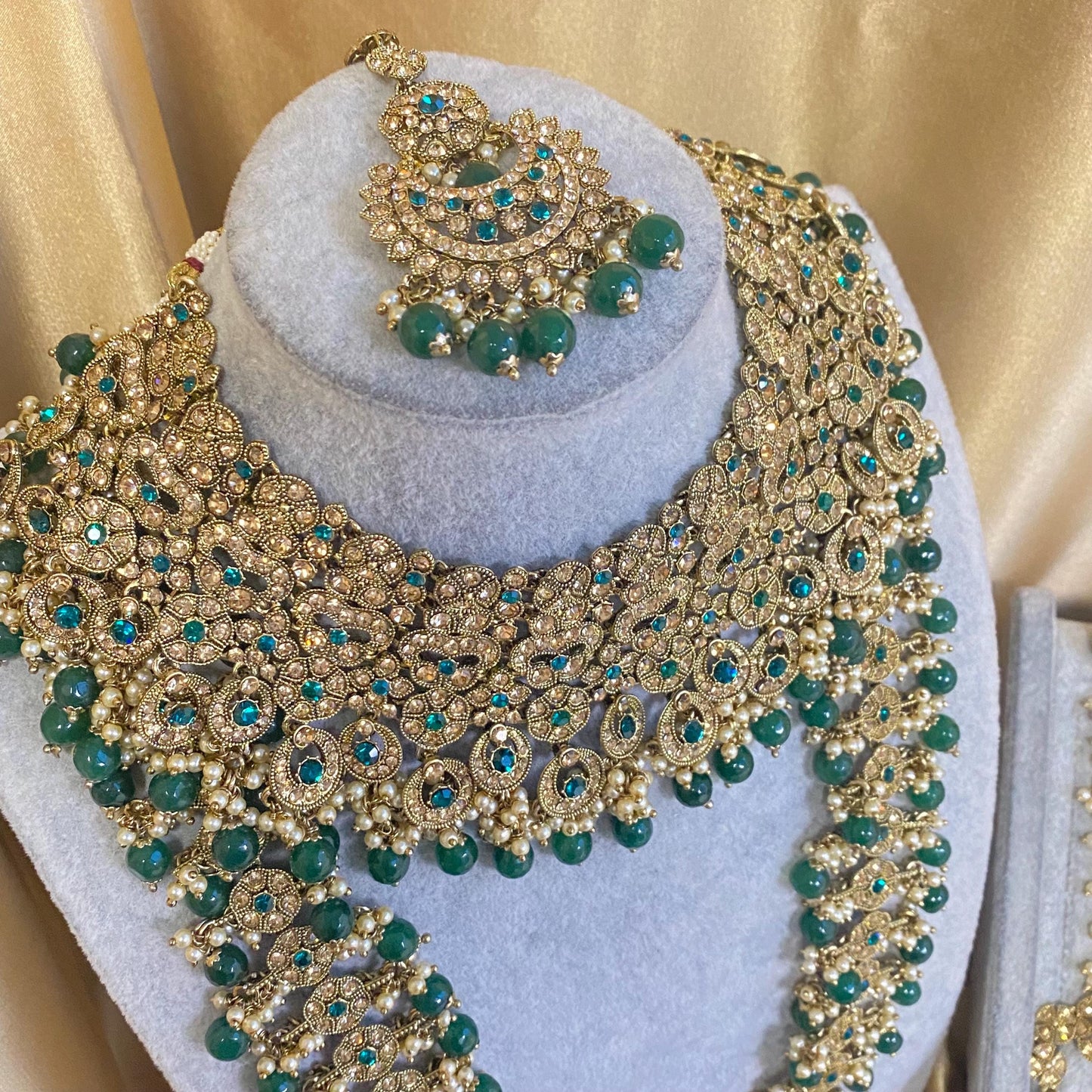 Green Emerald Golden Full 8 Piece Bridal Necklace Set Traditional Indian Pakistani Style Wedding Fashion Jewellery Heavy Necklace set Sale