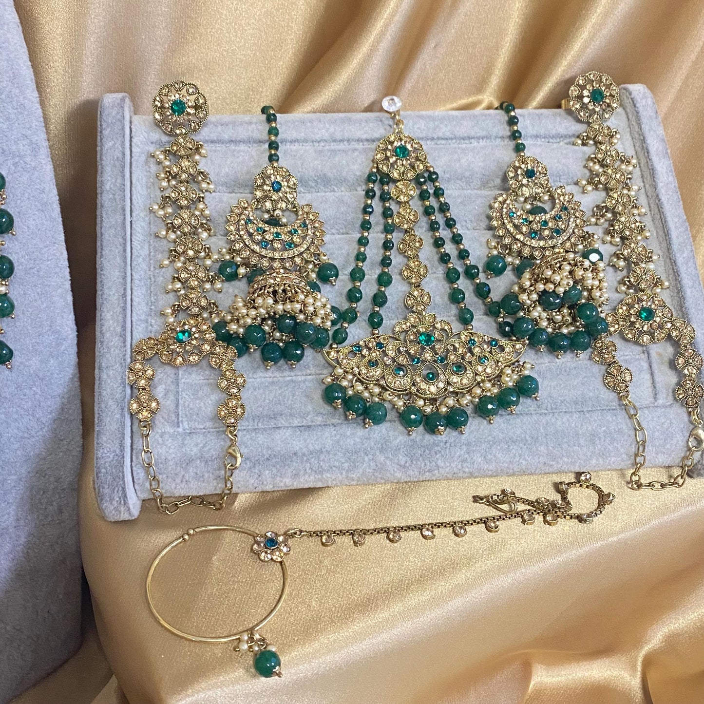 Green Emerald Golden Full 8 Piece Bridal Necklace Set Traditional Indian Pakistani Style Wedding Fashion Jewellery Heavy Necklace set Sale