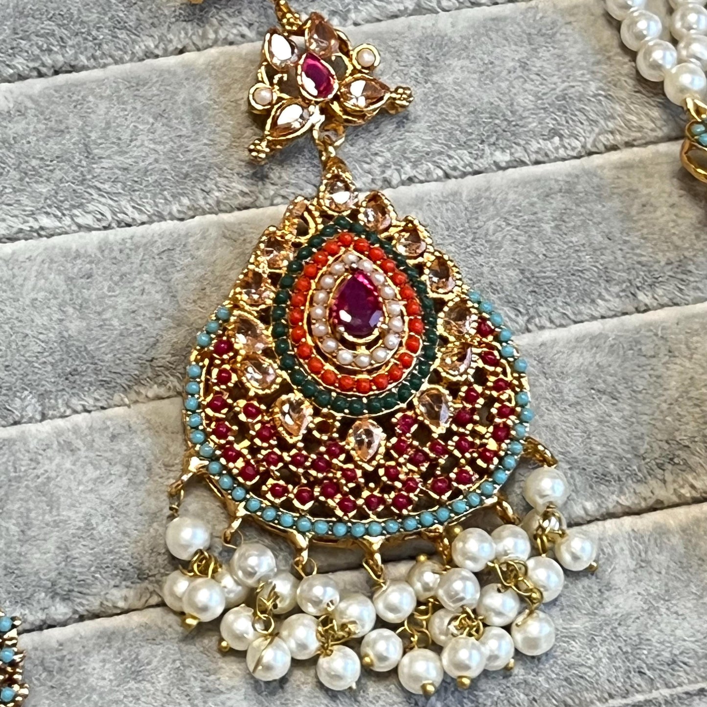 Mendhi Jewels Multicolour Choker Necklace Earrings Tikka JhumarHenna party Pakistani Indian Style Earring Antique Gold Bollywood Fashion