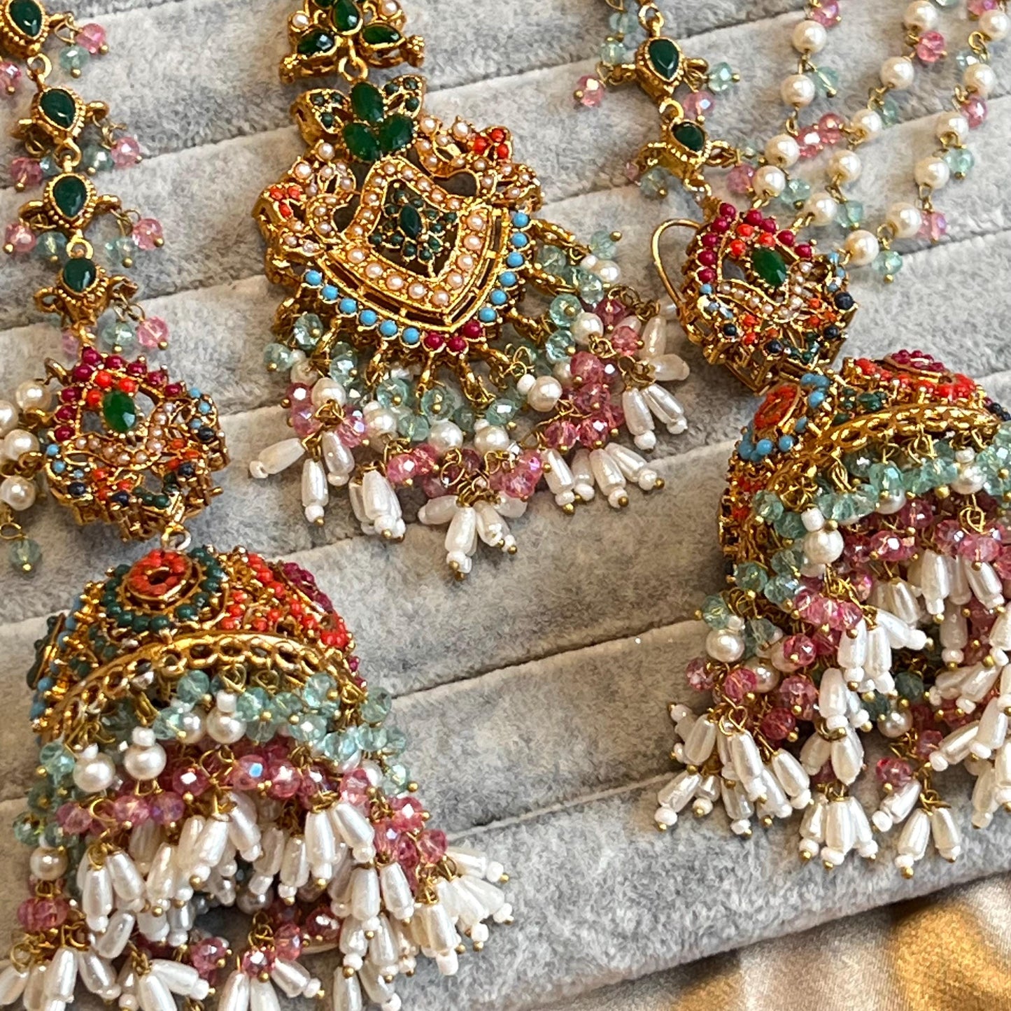 Mendhi Jewels Multicolour Necklace Large Jhumka Earrings ChainTikka Henna party Pakistani Indian Style Antique Gold Bollywood Fashion Party