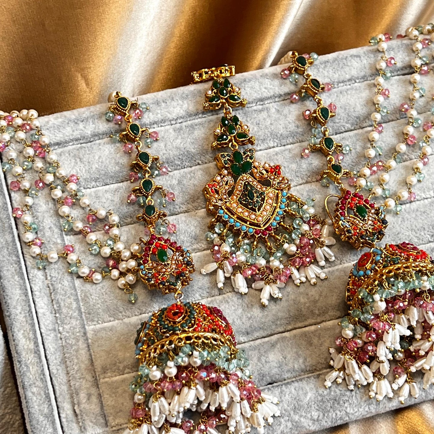 Mendhi Jewels Multicolour Necklace Large Jhumka Earrings ChainTikka Henna party Pakistani Indian Style Antique Gold Bollywood Fashion Party