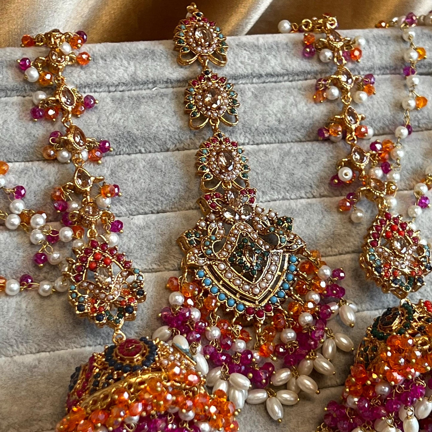 Mendhi Jewels Multicolour Necklace Large Jhumka Earrings ChainTikka Henna party Pakistani Indian Style Antique Gold Bollywood Fashion Party