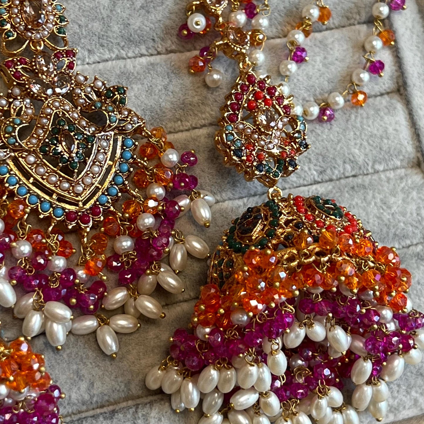 Mendhi Jewels Multicolour Necklace Large Jhumka Earrings ChainTikka Henna party Pakistani Indian Style Antique Gold Bollywood Fashion Party