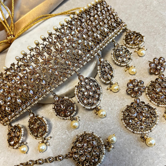 Antique Gold & Champagne Bridal Choker Set - with earring and tikka. Indian Pakistani Bollywood Jewellery