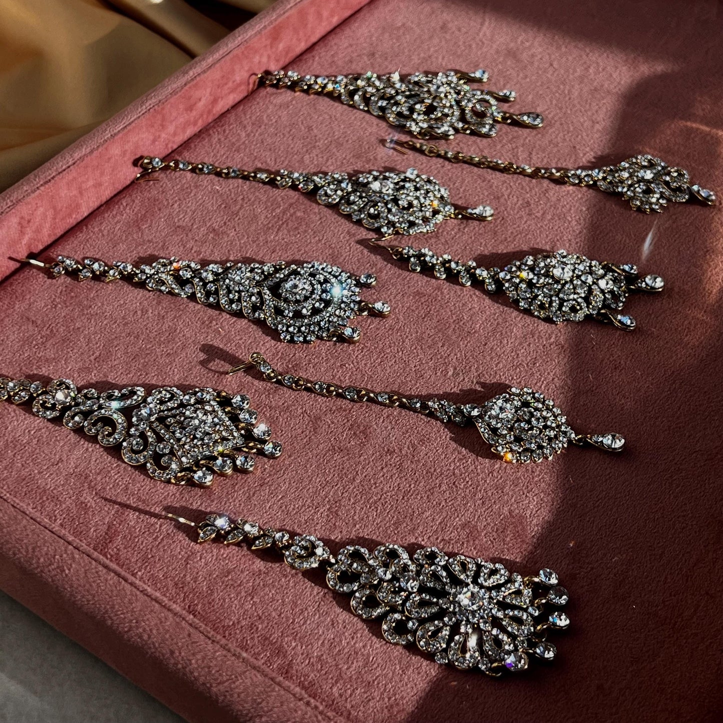 Extra Large Fancy Clear Rhinestone Gold Base Indian Tikka High Quality Bollywood Indian Pakistani Fashion Jewellery Party Style