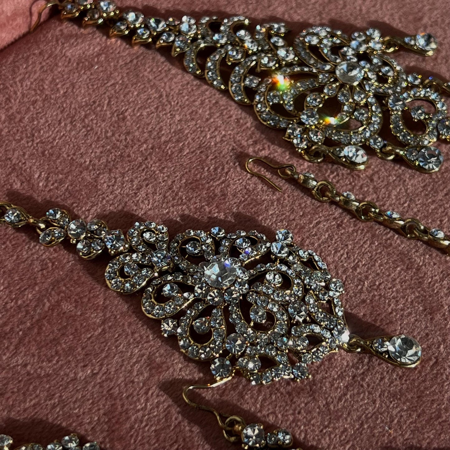 Extra Large Fancy Clear Rhinestone Gold Base Indian Tikka High Quality Bollywood Indian Pakistani Fashion Jewellery Party Style