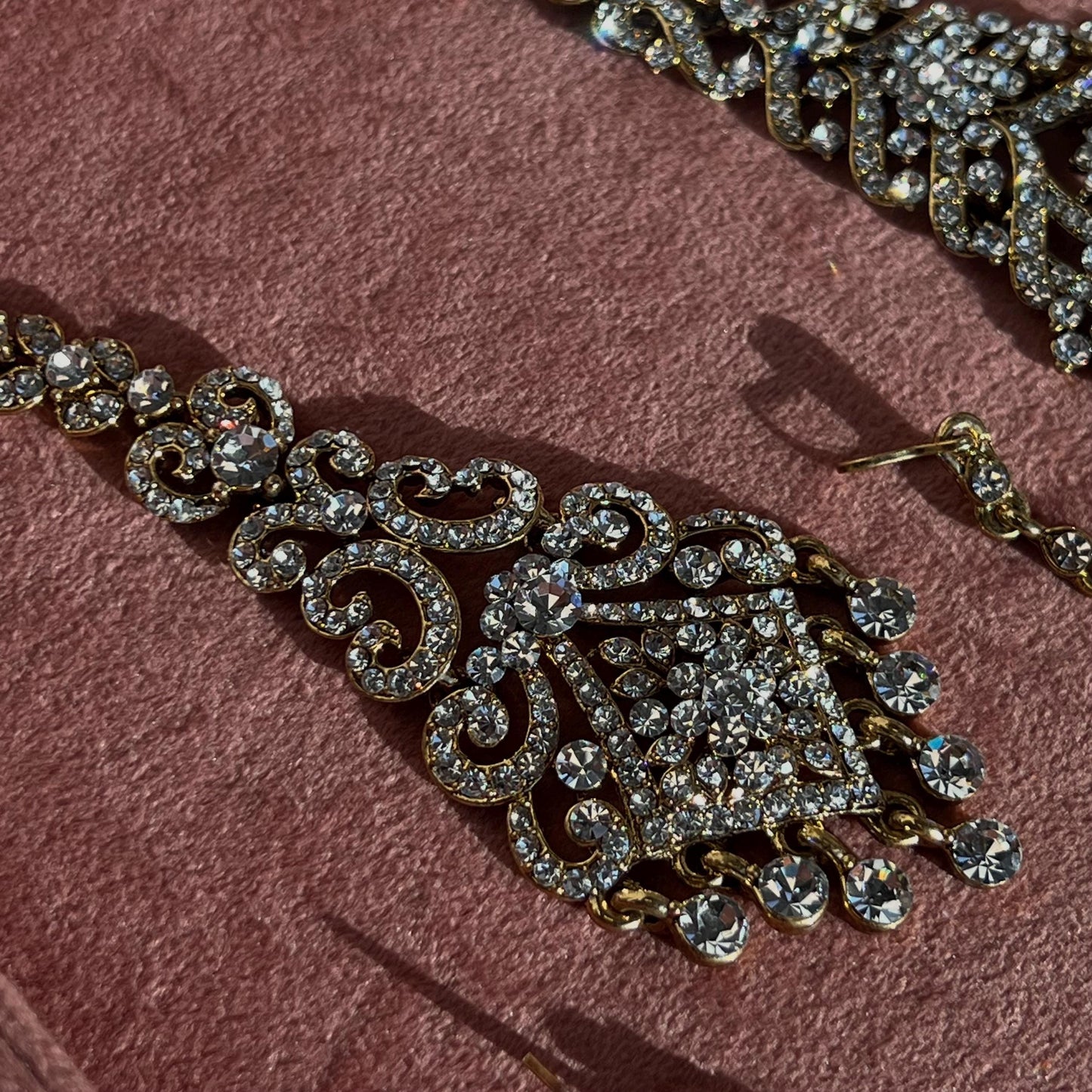 Extra Large Fancy Clear Rhinestone Gold Base Indian Tikka High Quality Bollywood Indian Pakistani Fashion Jewellery Party Style