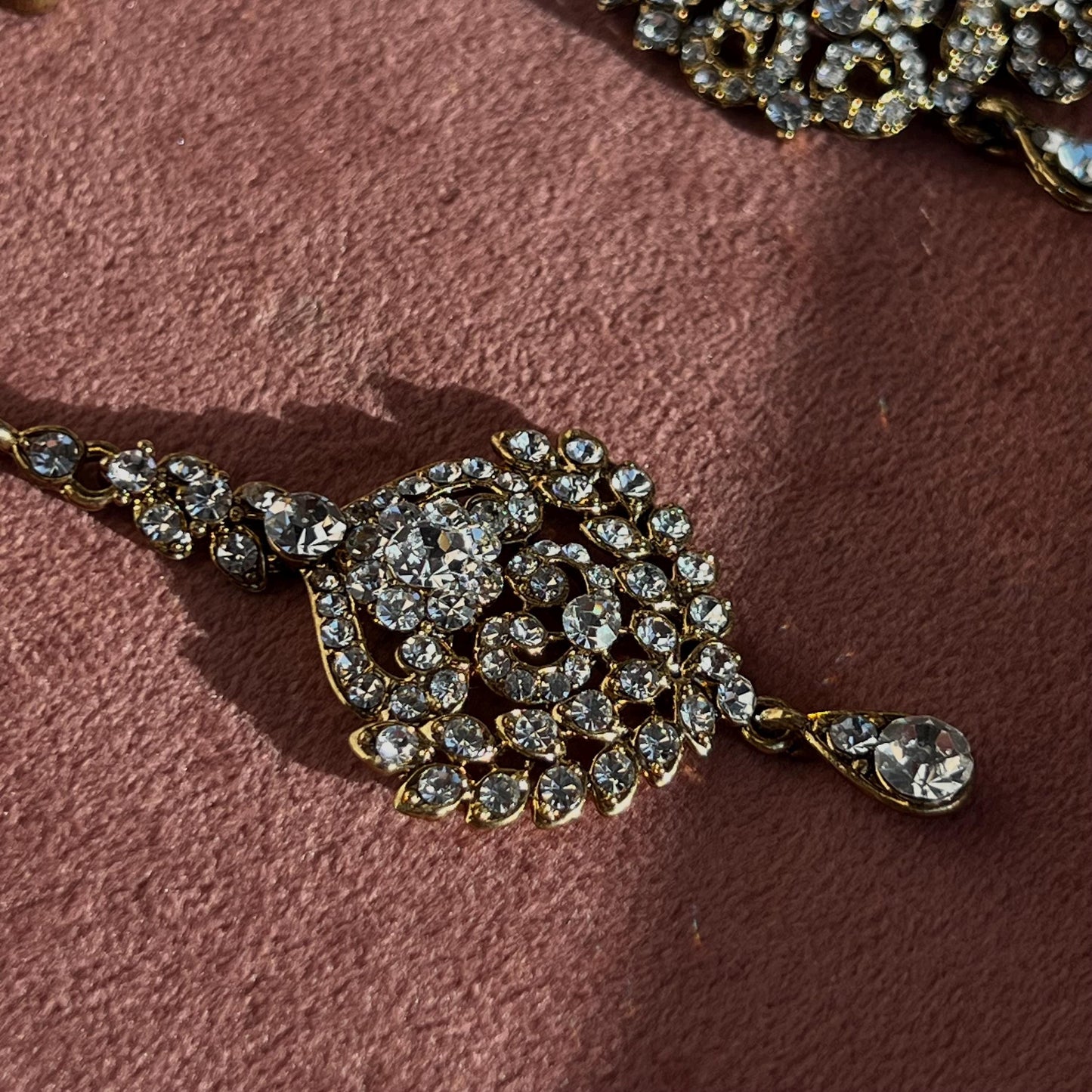 Extra Large Fancy Clear Rhinestone Gold Base Indian Tikka High Quality Bollywood Indian Pakistani Fashion Jewellery Party Style