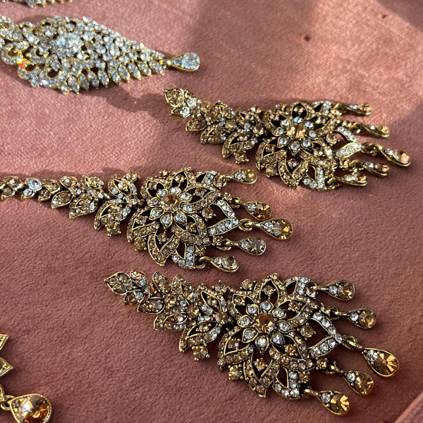 Large Golden Rhinestone Indian Earrings and Tikka Flat High Quality Earring Bollywood Indian Pakistani Fashion Jewellery Party Style
