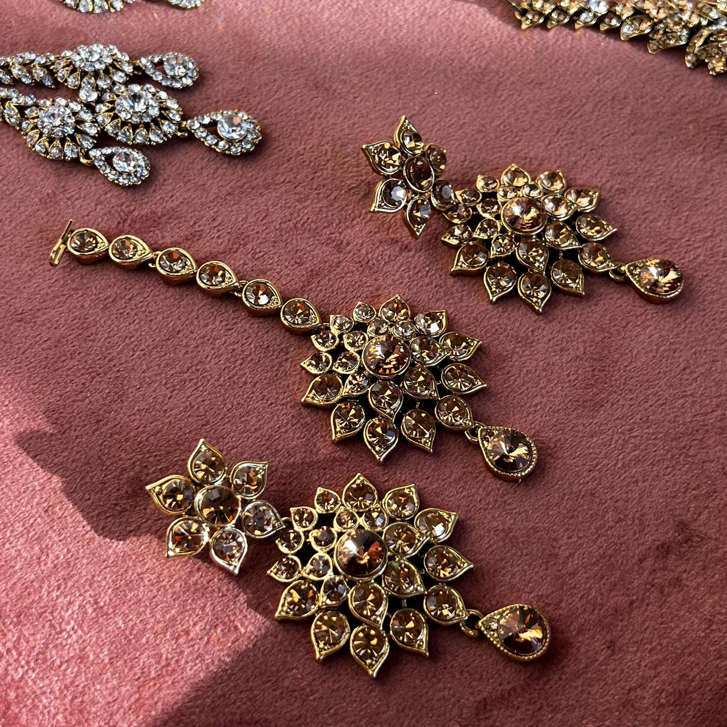 Large Golden Rhinestone Indian Earrings and Tikka Flat High Quality Earring Bollywood Indian Pakistani Fashion Jewellery Party Style