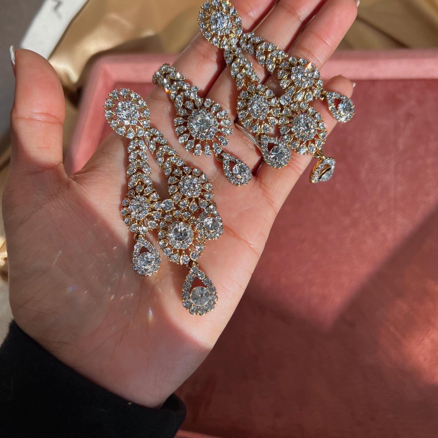 Large Golden Rhinestone Indian Earrings and Tikka Flat High Quality Earring Bollywood Indian Pakistani Fashion Jewellery Party Style