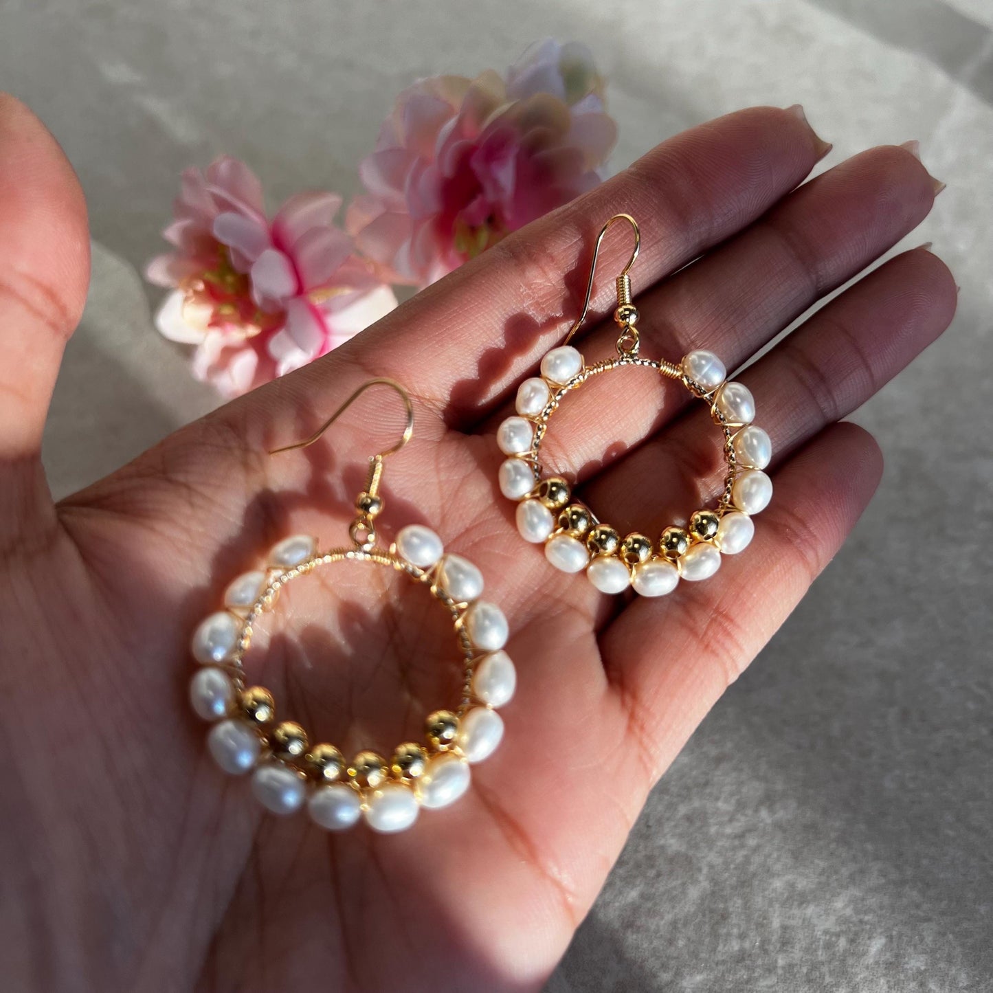 Pearl Gold Hoop Earring Lightweight High Quality Hypoallergenic Trnding Stylish Gift for Her Everyday Wear 1 inch