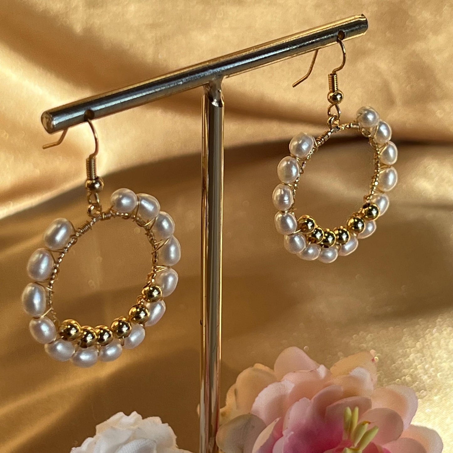 Pearl Gold Hoop Earring Lightweight High Quality Hypoallergenic Trnding Stylish Gift for Her Everyday Wear 1 inch