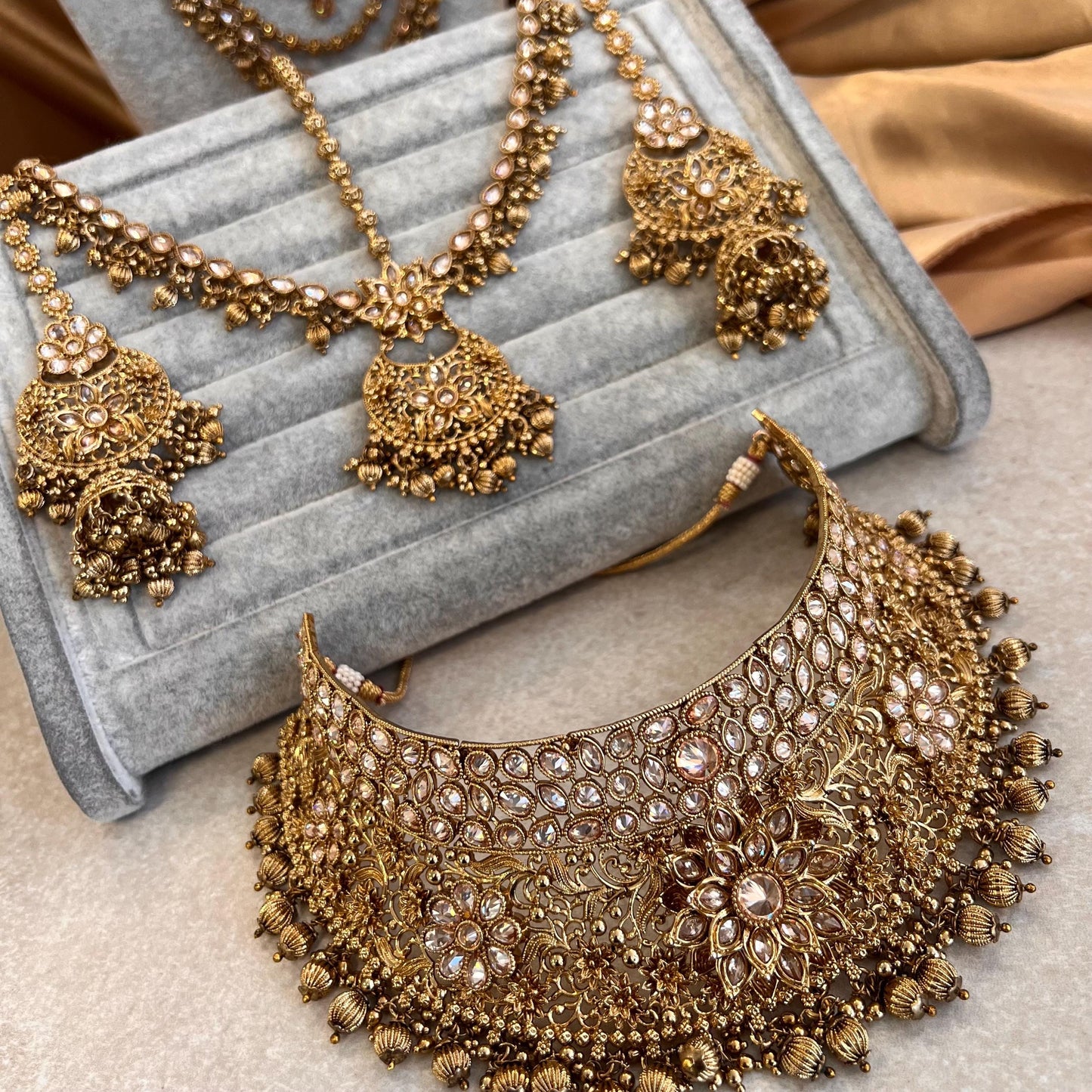 Gold 5Piece Antique Gold Champagne Zircon Bridal Choker Mala Necklace Chain Jhumka Earring Mathapatti NoseRing High Quality Indian Pakistani