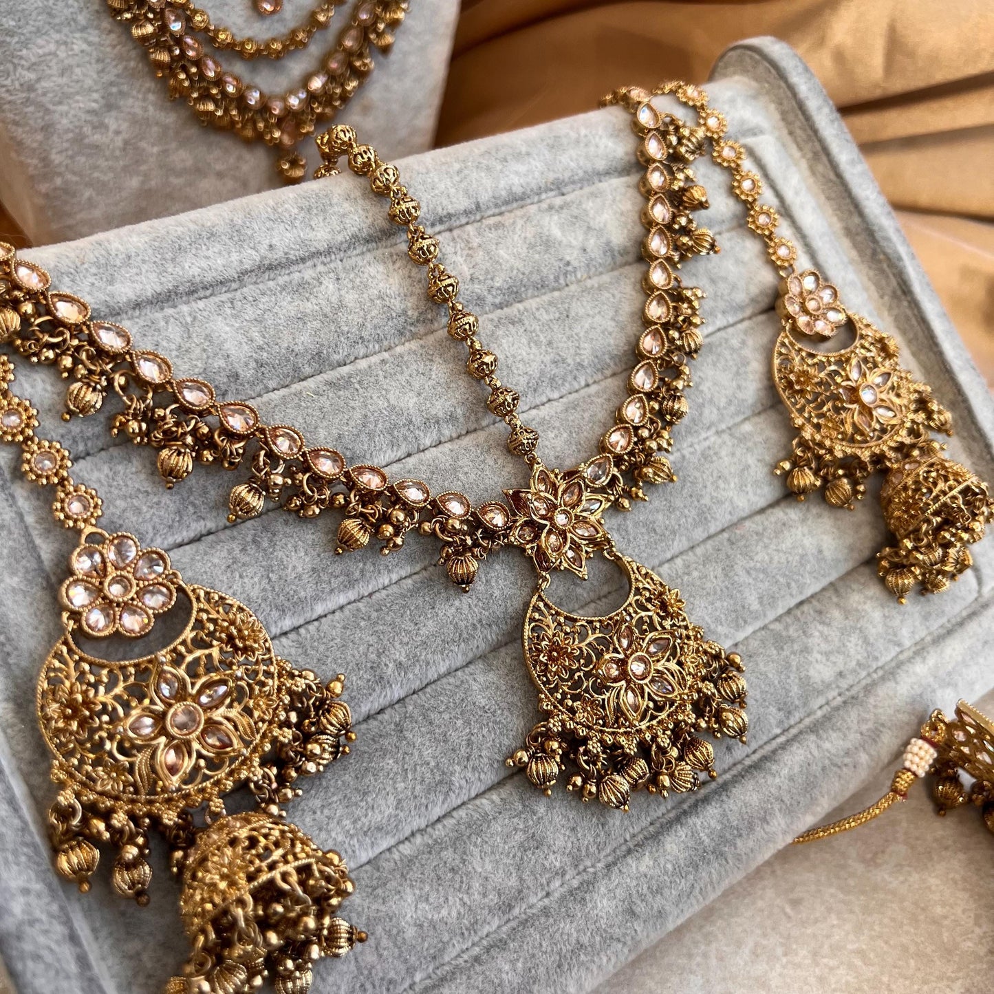 Gold 5Piece Antique Gold Champagne Zircon Bridal Choker Mala Necklace Chain Jhumka Earring Mathapatti NoseRing High Quality Indian Pakistani