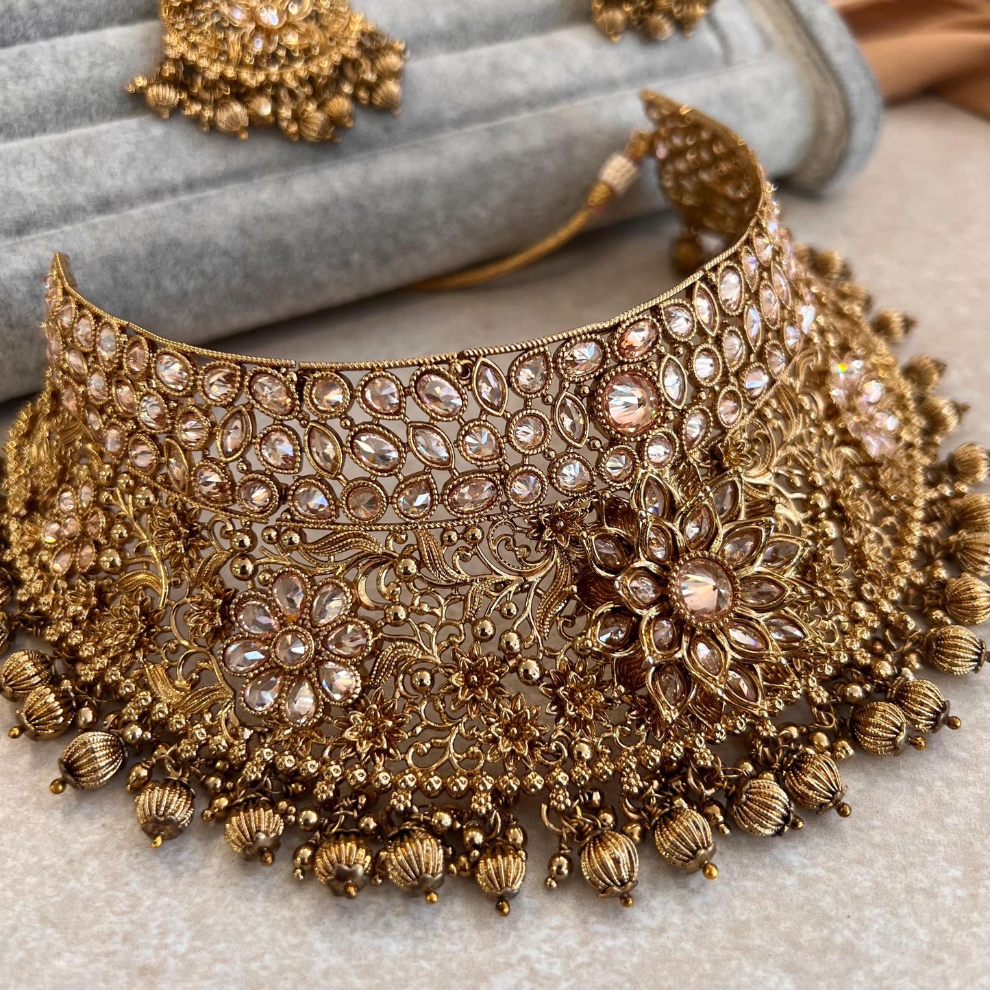Gold 5Piece Antique Gold Champagne Zircon Bridal Choker Mala Necklace Chain Jhumka Earring Mathapatti NoseRing High Quality Indian Pakistani