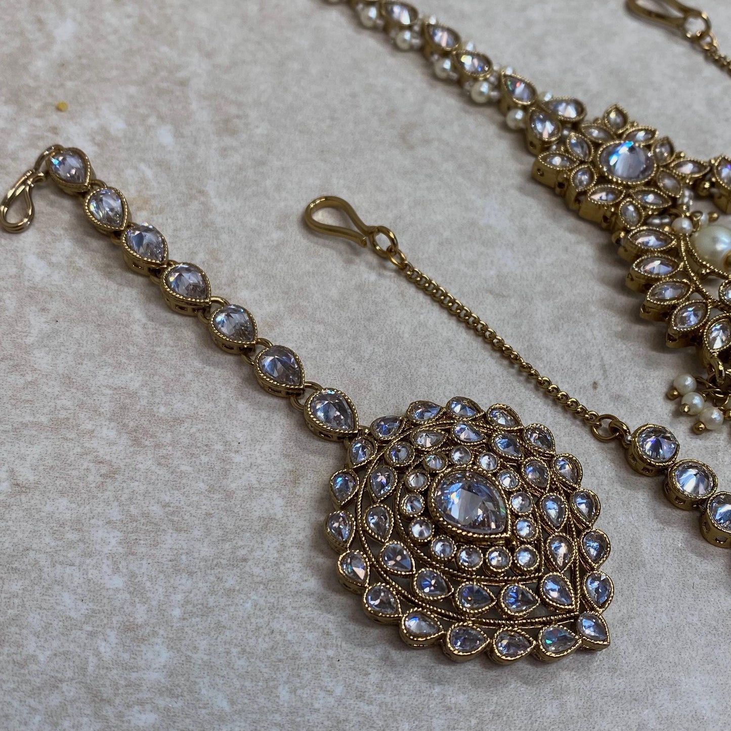 Selection of Antique Gold Clear Zircon Crystal Medium Tikka Maang Tikka Bindya High Quality Light Gold Head Piece Indian Pakistani Bollywood