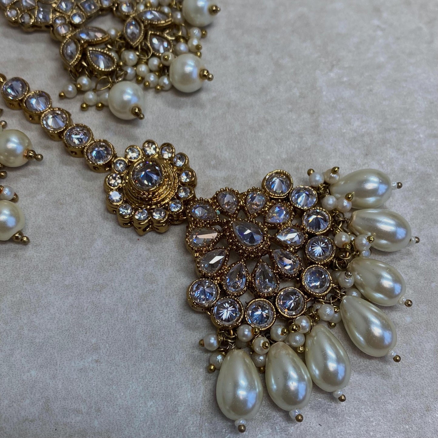 Selection of Antique Gold Clear Zircon Crystal Medium Tikka Maang Tikka Bindya High Quality Light Gold Head Piece Indian Pakistani Bollywood