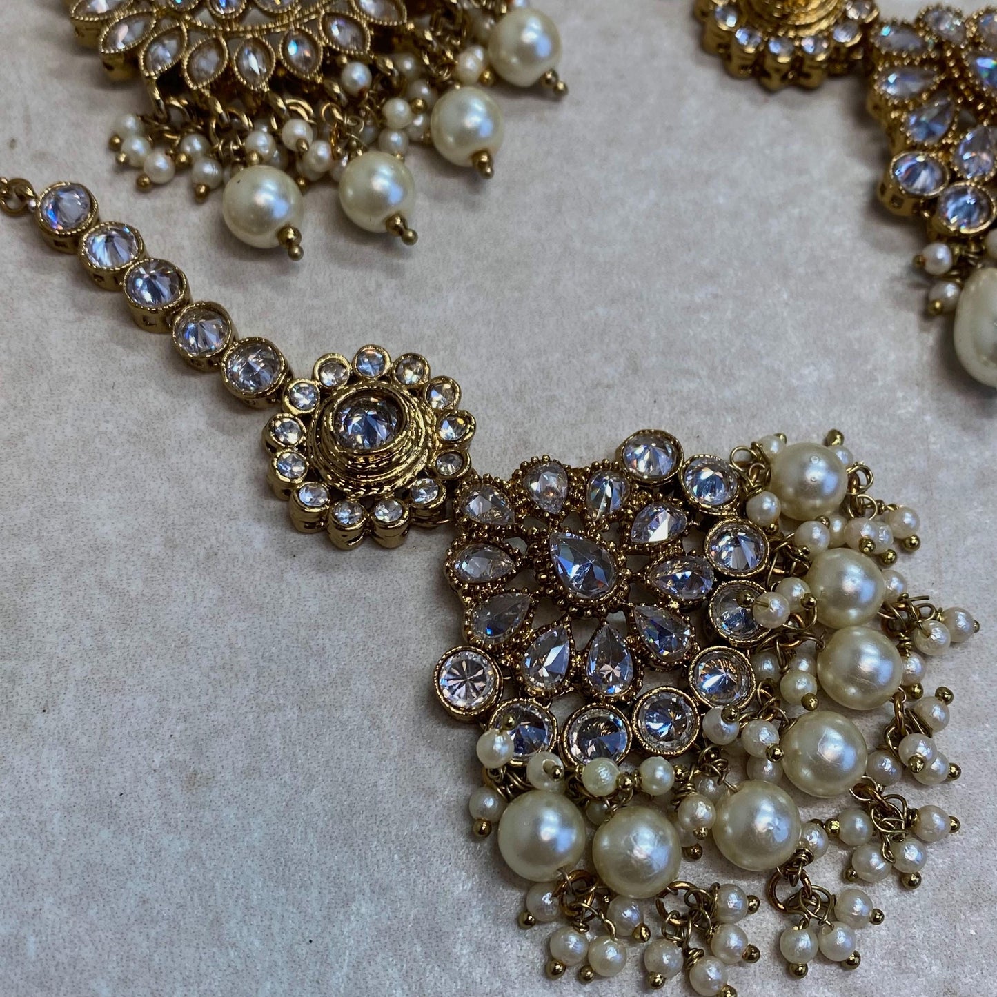 Selection of Antique Gold Clear Zircon Crystal Medium Tikka Maang Tikka Bindya High Quality Light Gold Head Piece Indian Pakistani Bollywood