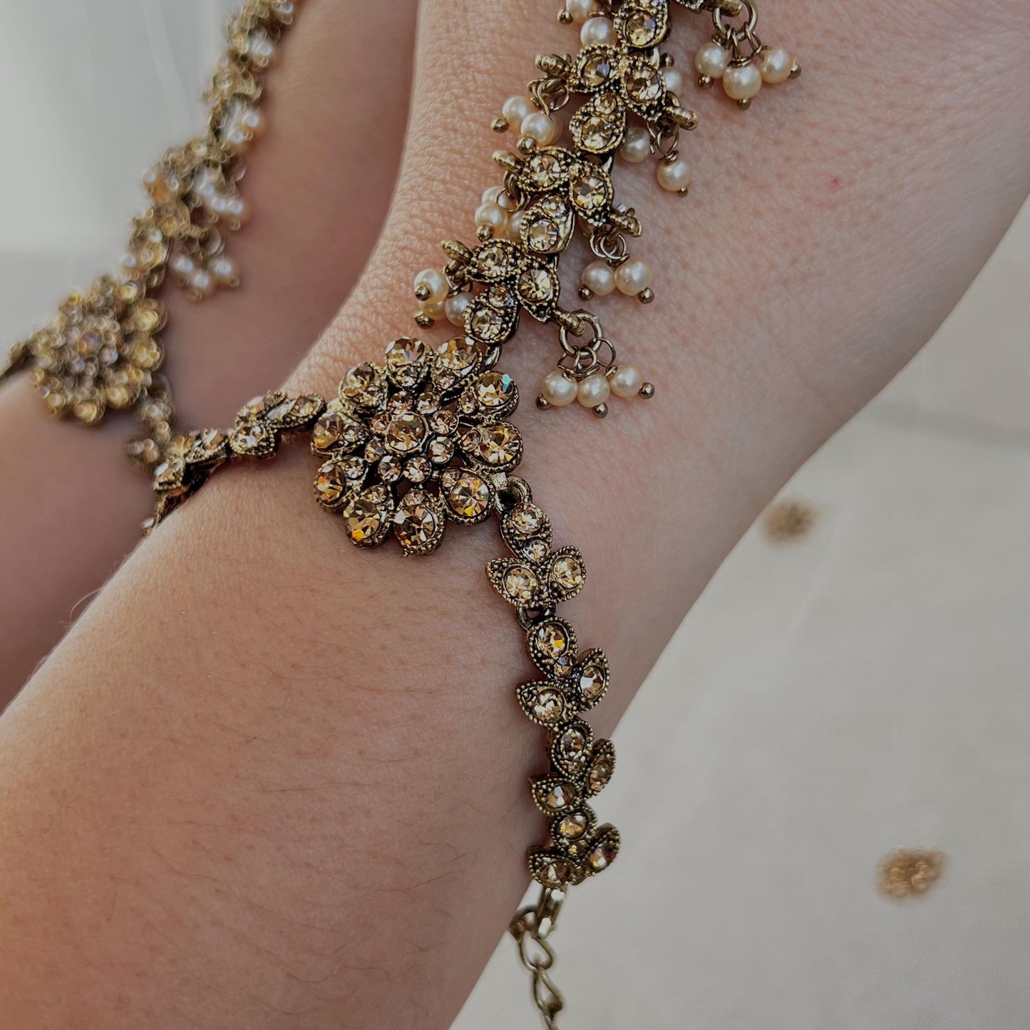 Golden Hand Harness - Single Piece/ Gold Ring Hand Harness/Gold Hathpool/Gold Hathpool/Indian/Pakistani style /Haathphool/Hand Accessory