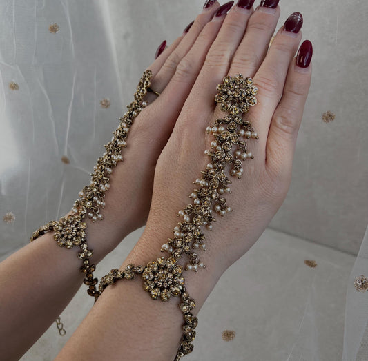 Golden Hand Harness - Single Piece/ Gold Ring Hand Harness/Gold Hathpool/Gold Hathpool/Indian/Pakistani style /Haathphool/Hand Accessory