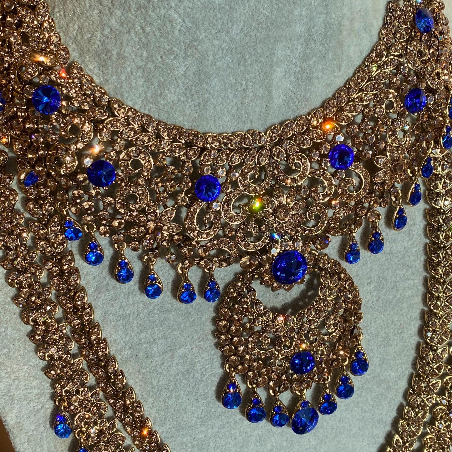 Blue Antique Gold Rhinestone Full Bridal Necklace Mala Earring Tikka Jhumar Mathapatti Nose Ring Hand Harness High Quality Sale Asian