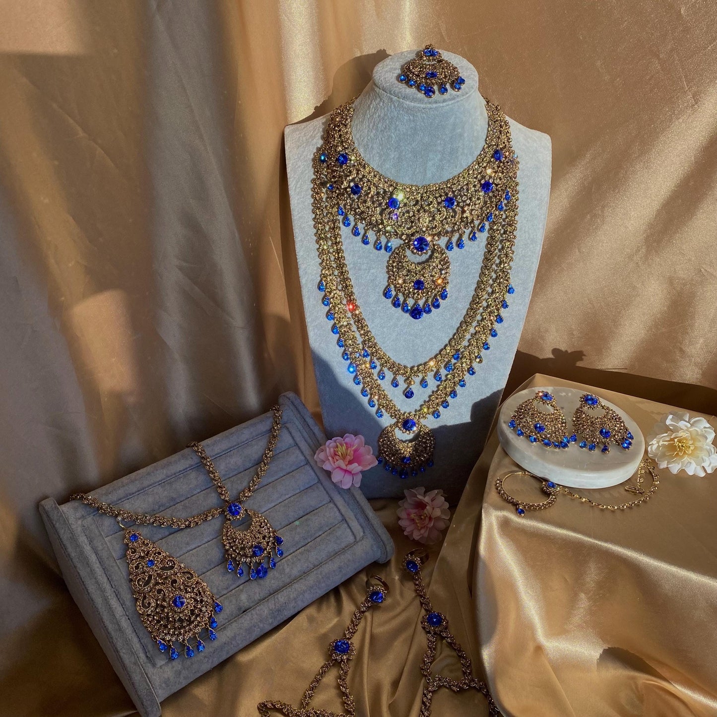 Blue Antique Gold Rhinestone Full Bridal Necklace Mala Earring Tikka Jhumar Mathapatti Nose Ring Hand Harness High Quality Sale Asian