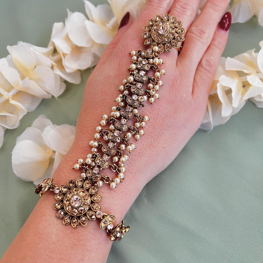 Golden Antique Gold Hand Harness/ Gold Ring Hand Harness/Gold Hathpool/Fashion Jewellery/Gold Hathpool/Indian/Pakistani style /Haathphool