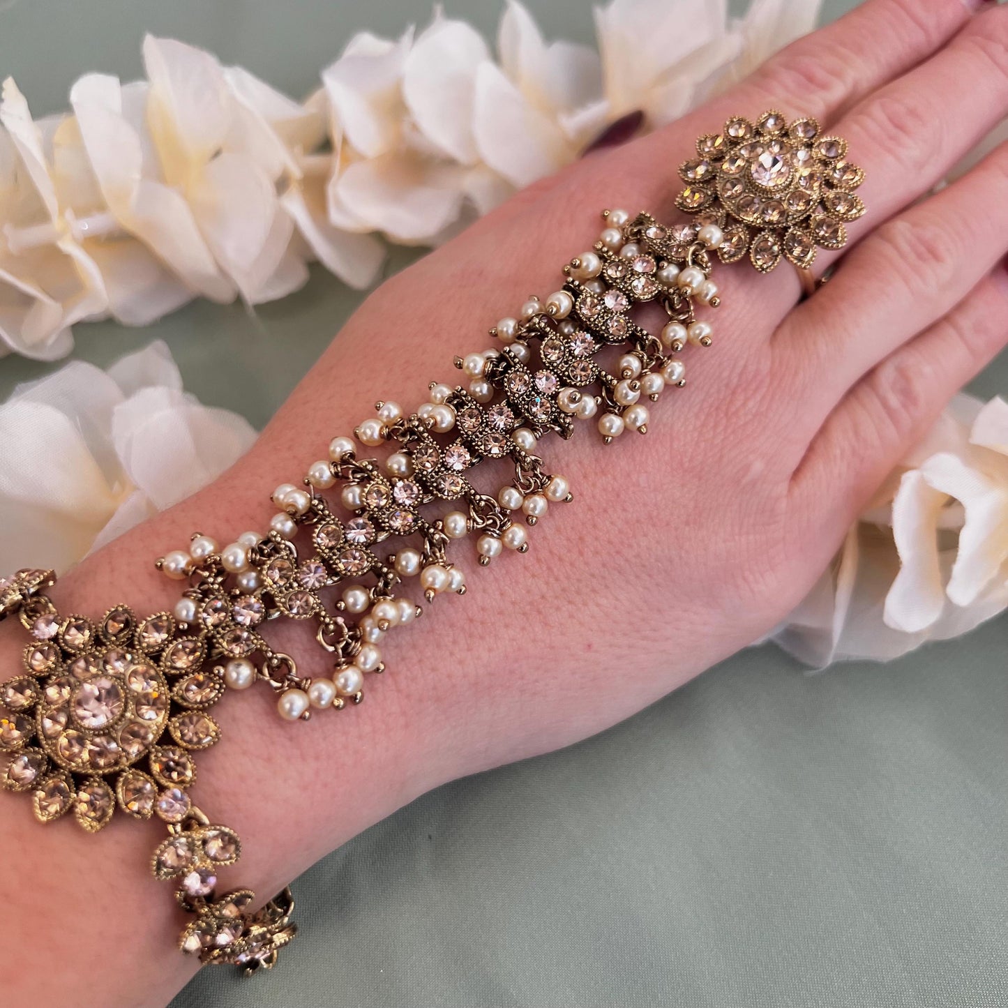 Golden Antique Gold Hand Harness/ Gold Ring Hand Harness/Gold Hathpool/Fashion Jewellery/Gold Hathpool/Indian/Pakistani style /Haathphool