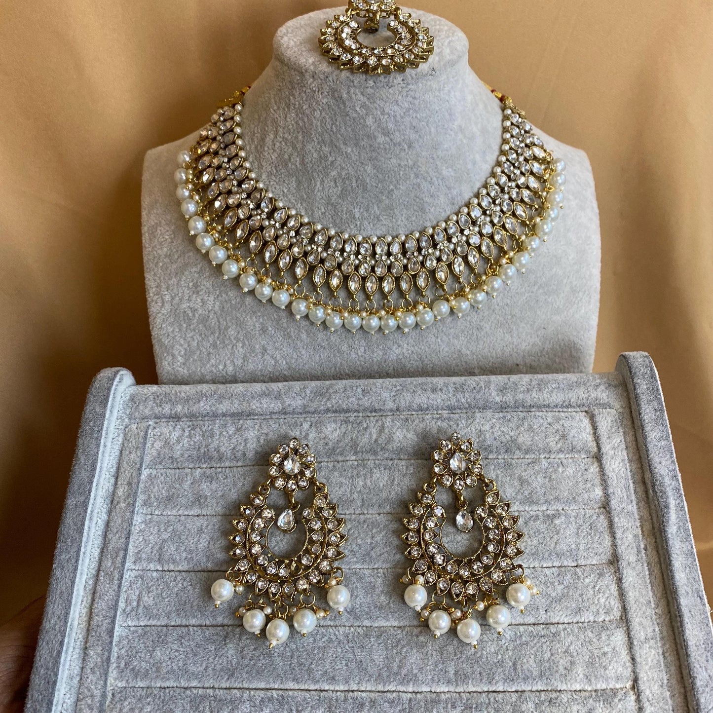 Clear Necklace Set Earring/ Tikka/ Tikli/ Indian/ Pakistani/Fashion Jewellery/ Gift for Women