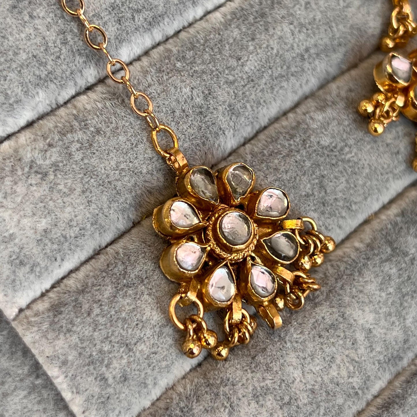 Kundan Tikka/ Tikli/ Indian/ Pakistani Fashion Jewellery/Maang Tikkas