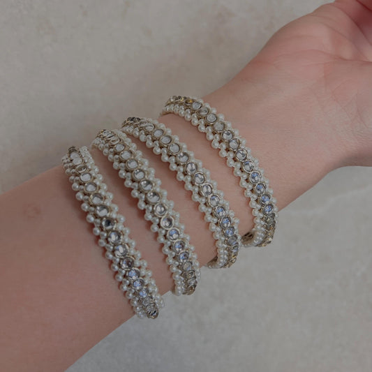 Set of 4 Pearl & Faux Kundan Antique Gold Bangles/ Faux Kundan Bangles/ Kundan Bangles/ Indian/ Pakistani/Jewelley/ Fashion Bracelet