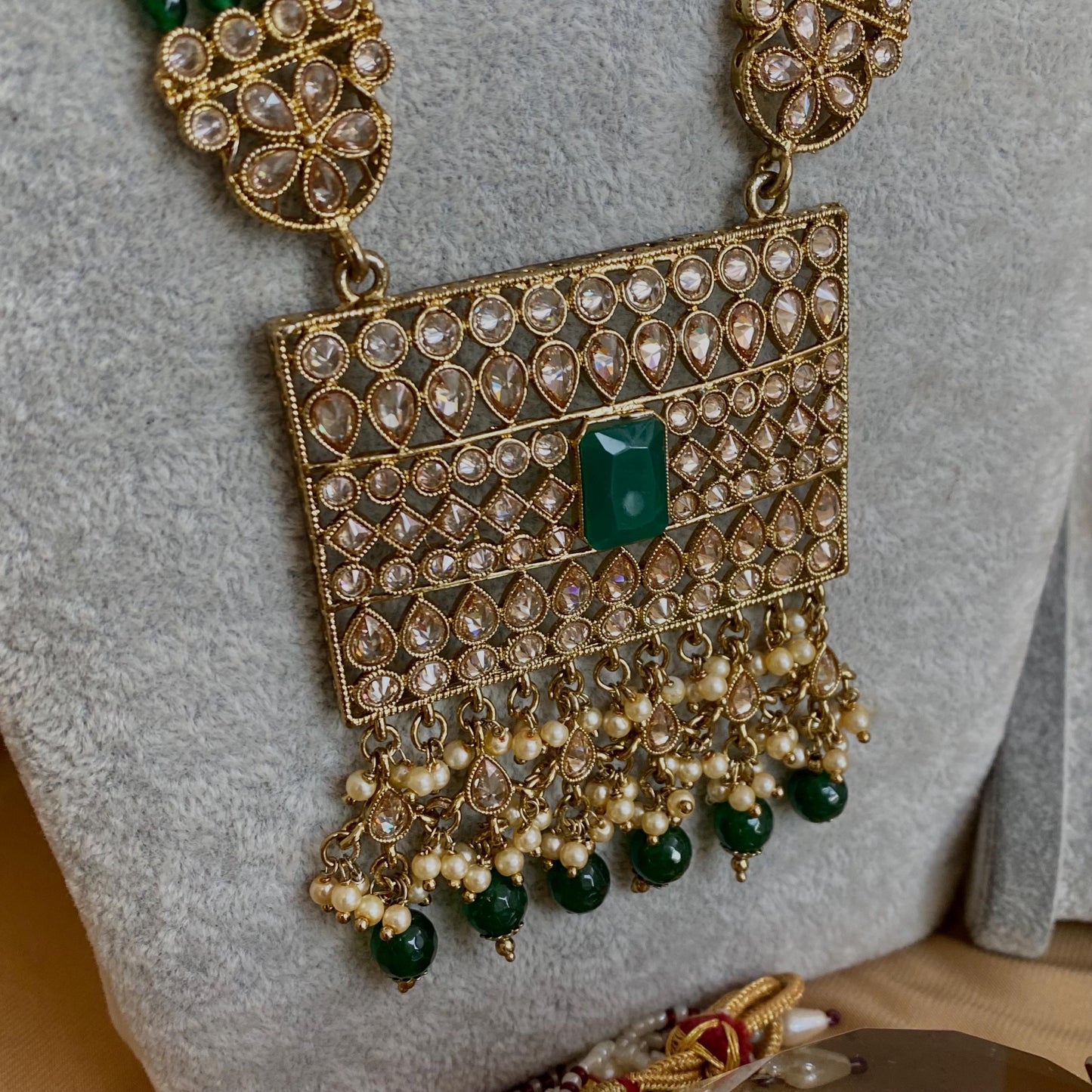 Green Choker Necklace Bridal Set ,Antique gold with Champagne Crystals- Indian/ Pakistani Style/Bridal set/Wedding/Jhumka Earring Tikka