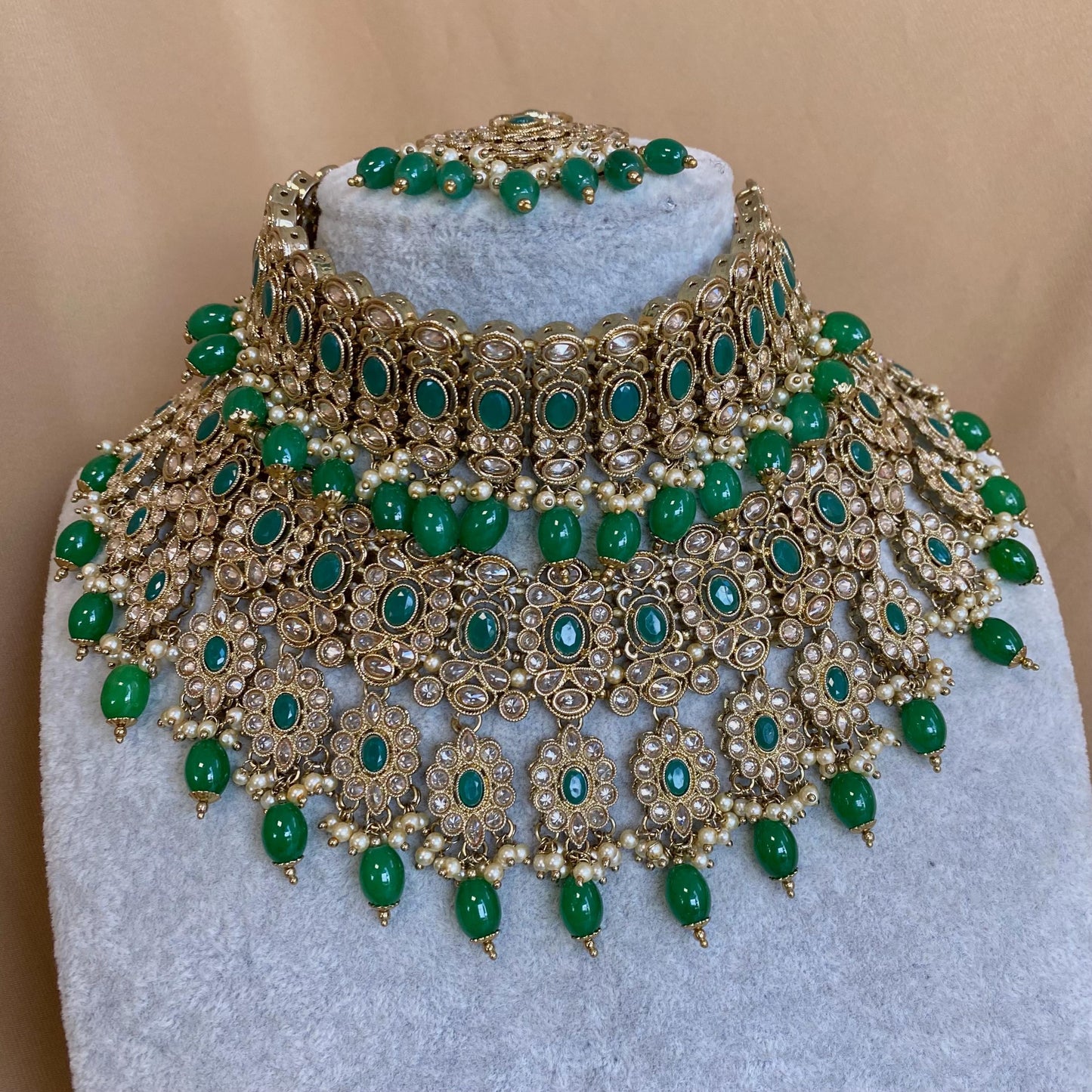 Green Bridal Choker Necklace Bridal Set/Green Jhumar/Green Jhumka Earrings/Pakistani Style/Bridal set/Wedding/Green Bridal Jewellery