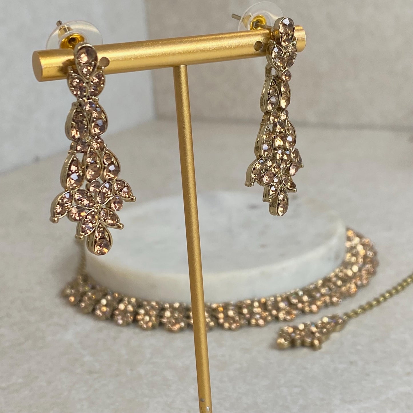 Golden Elegant Necklace Set Small Earring Tikka Tikli Indian Pakistani Fashion Jewellery Gift for Her Civil Registry Wedding Party Valentine