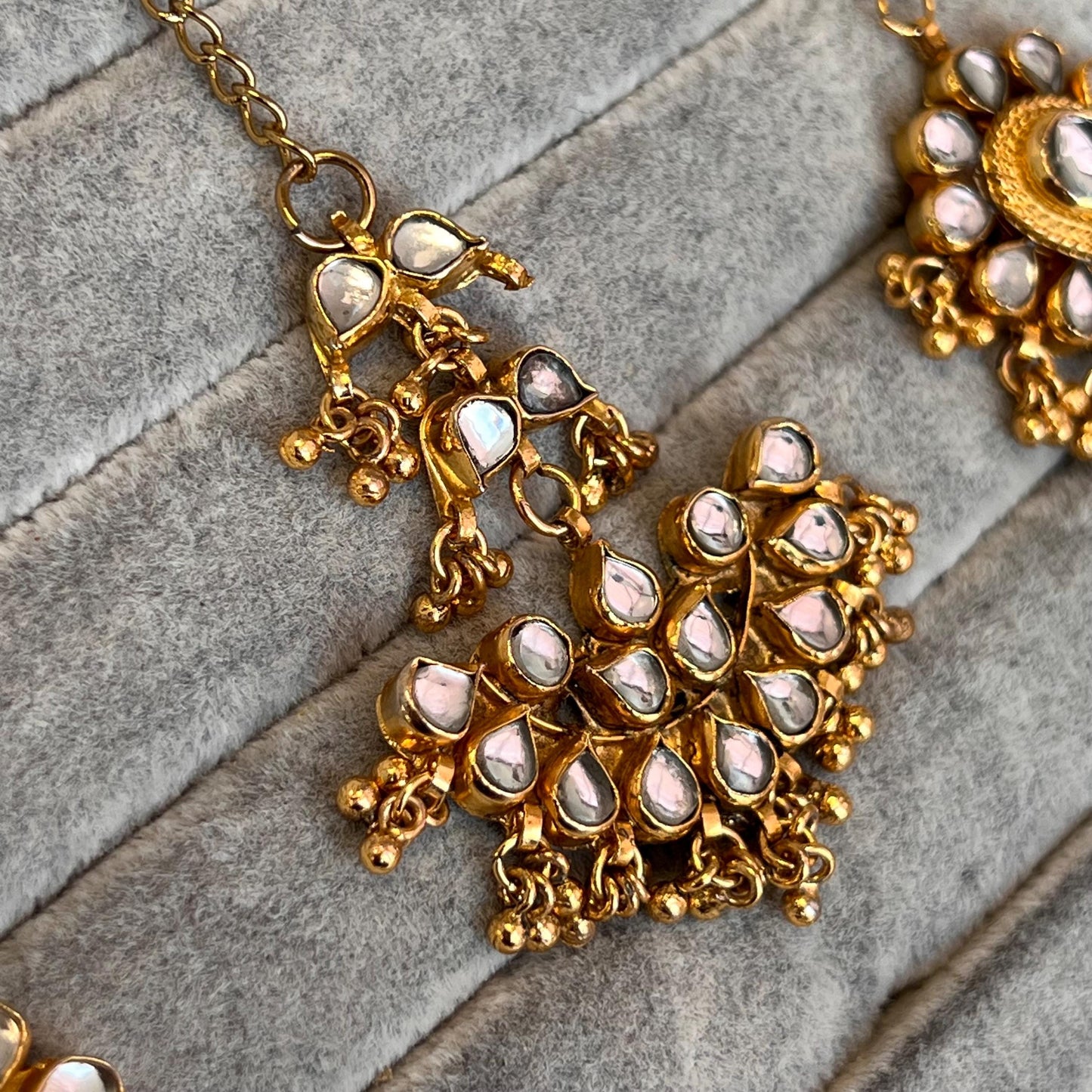 Kundan Tikka/ Tikli/ Indian/ Pakistani Fashion Jewellery/Maang Tikkas